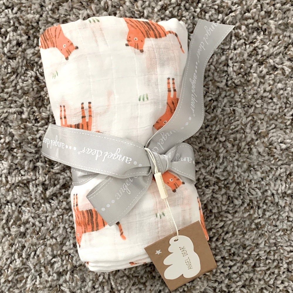 Angel Dear - Tiger swaddle